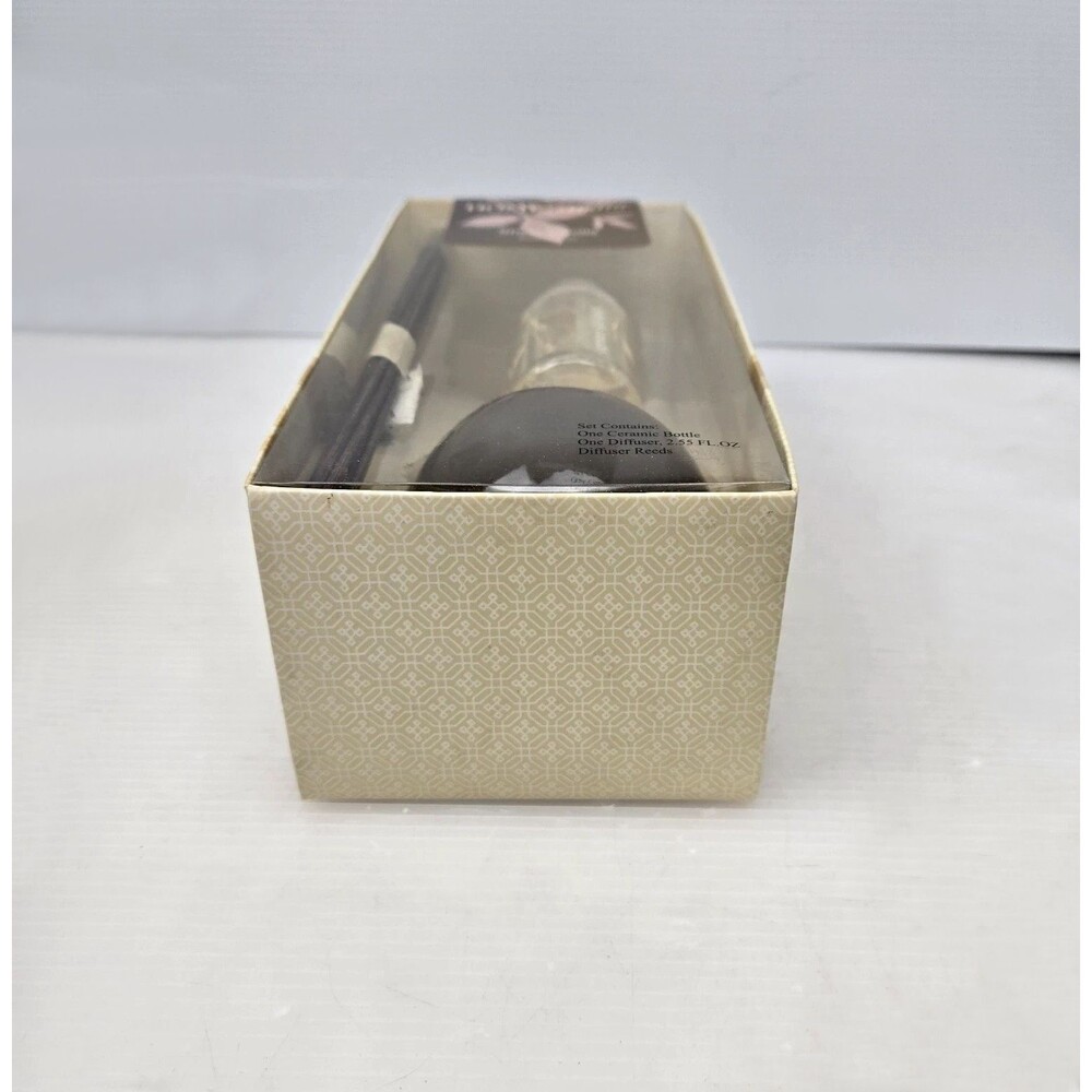 HOME studio Sheer Vanilla Reed Diffuser Set Diffuser Fragrance Reeds NEW in Box - Picture 10 of 10